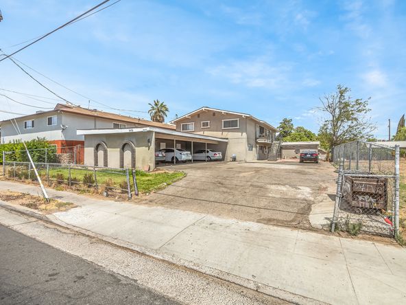 1476 N Cedar Ave, Fresno, CA 93703